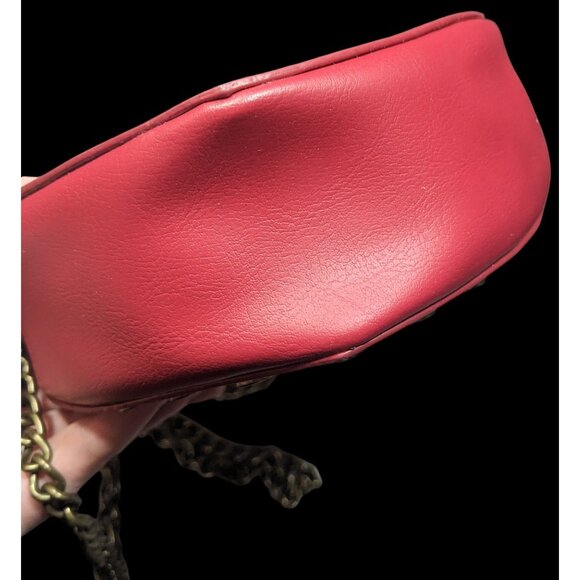 Disney Descendants Evie Heart Crown Purse With Gold Tone Chain And Details - Picture 5 of 16